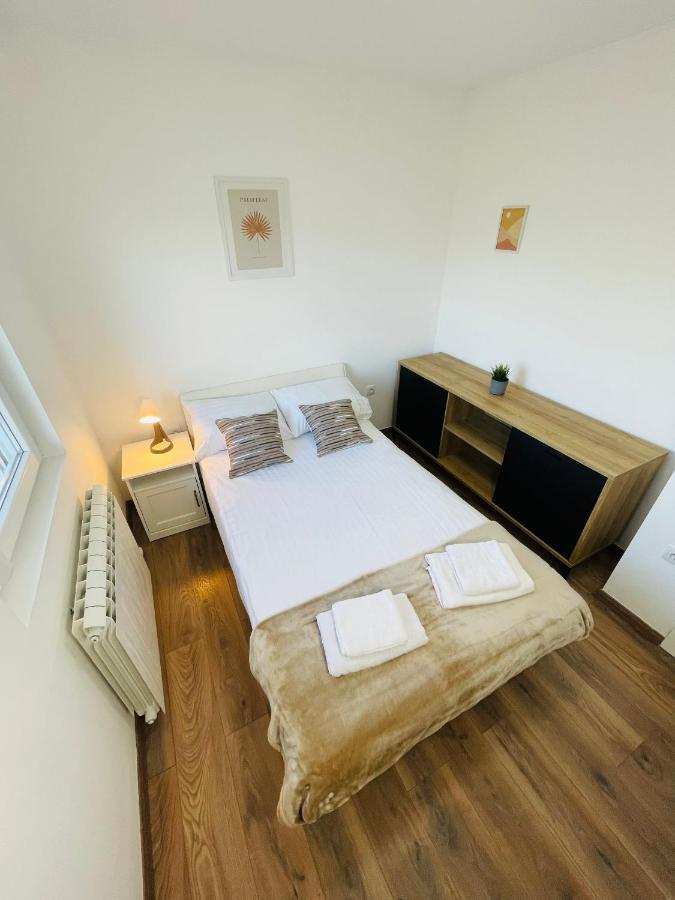 Muki Apartments Surčin Eksteriør billede