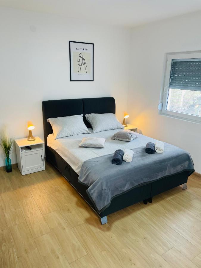 Muki Apartments Surčin Eksteriør billede