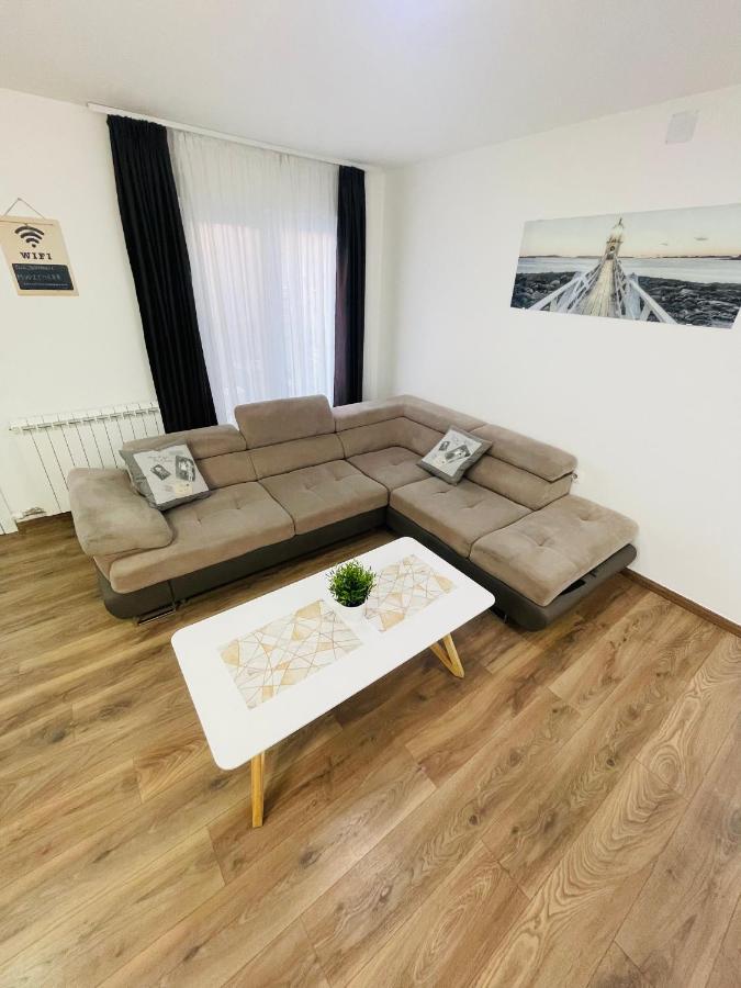 Muki Apartments Surčin Eksteriør billede