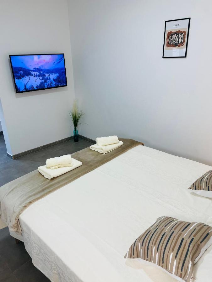 Muki Apartments Surčin Eksteriør billede