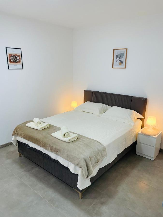 Muki Apartments Surčin Eksteriør billede